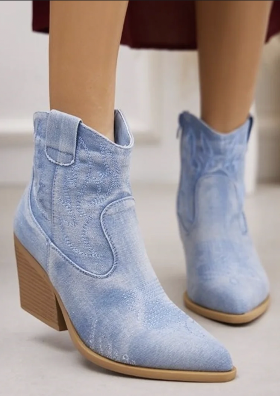 Lekre korte boots i lys denim