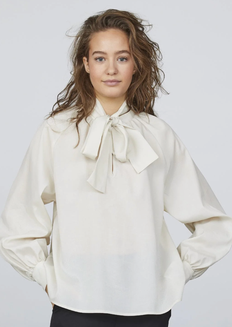 Vibina Blouse