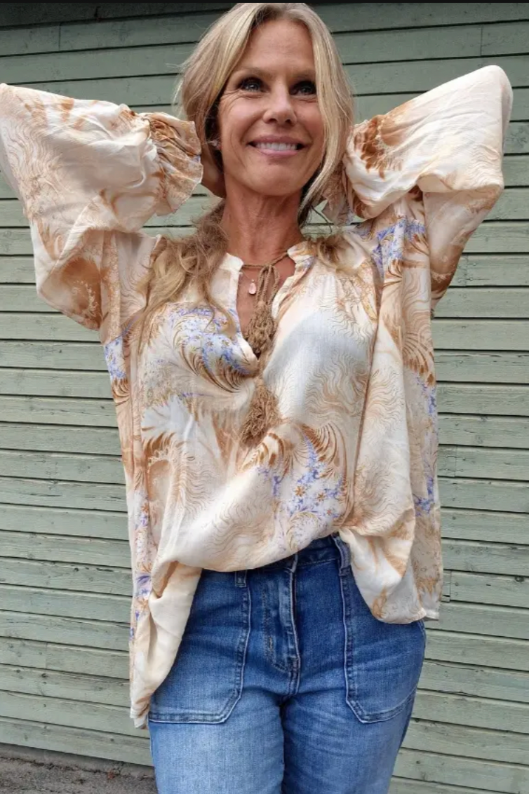 Beige bluse med knytesnor