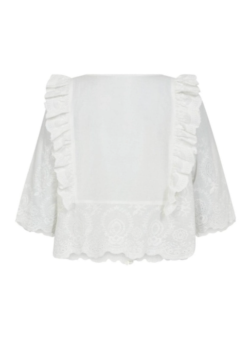 Hvit skjorte med broderte detaljer