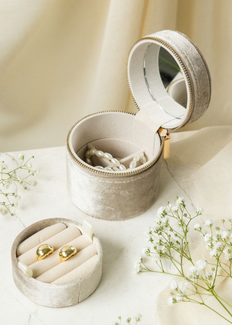 Smykkeskrin rund beige