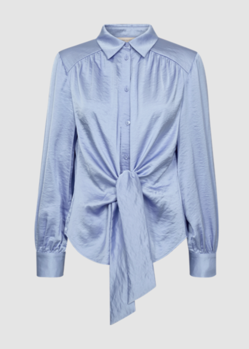 blå bluse med knyting og ballongemer