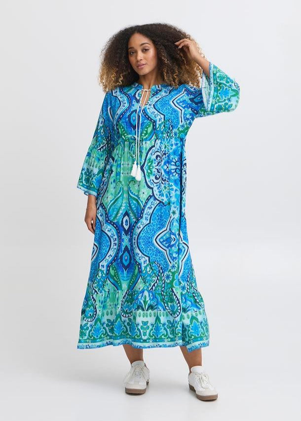 Blå maxikjole med paisley mønster