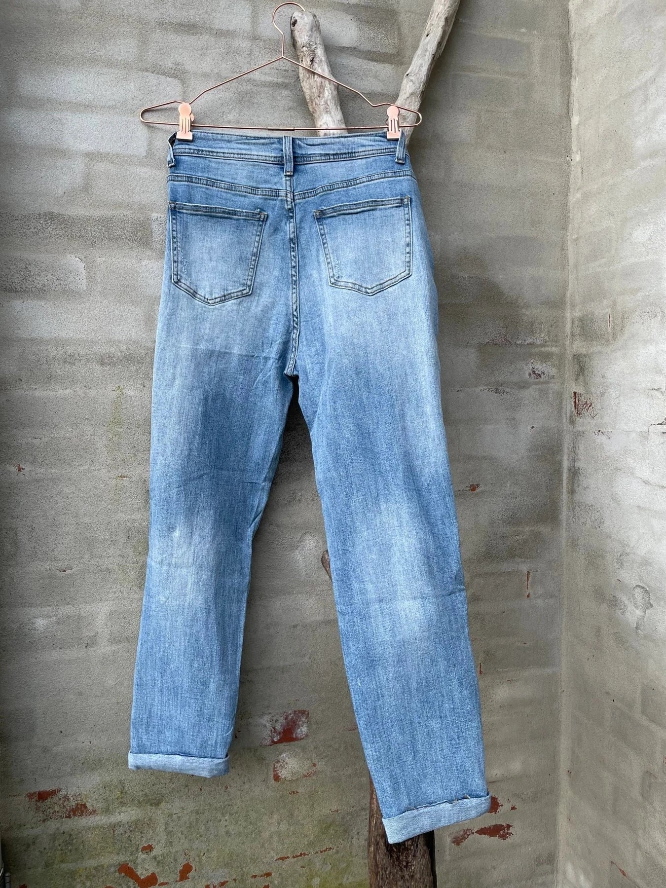 Lys blå jeans