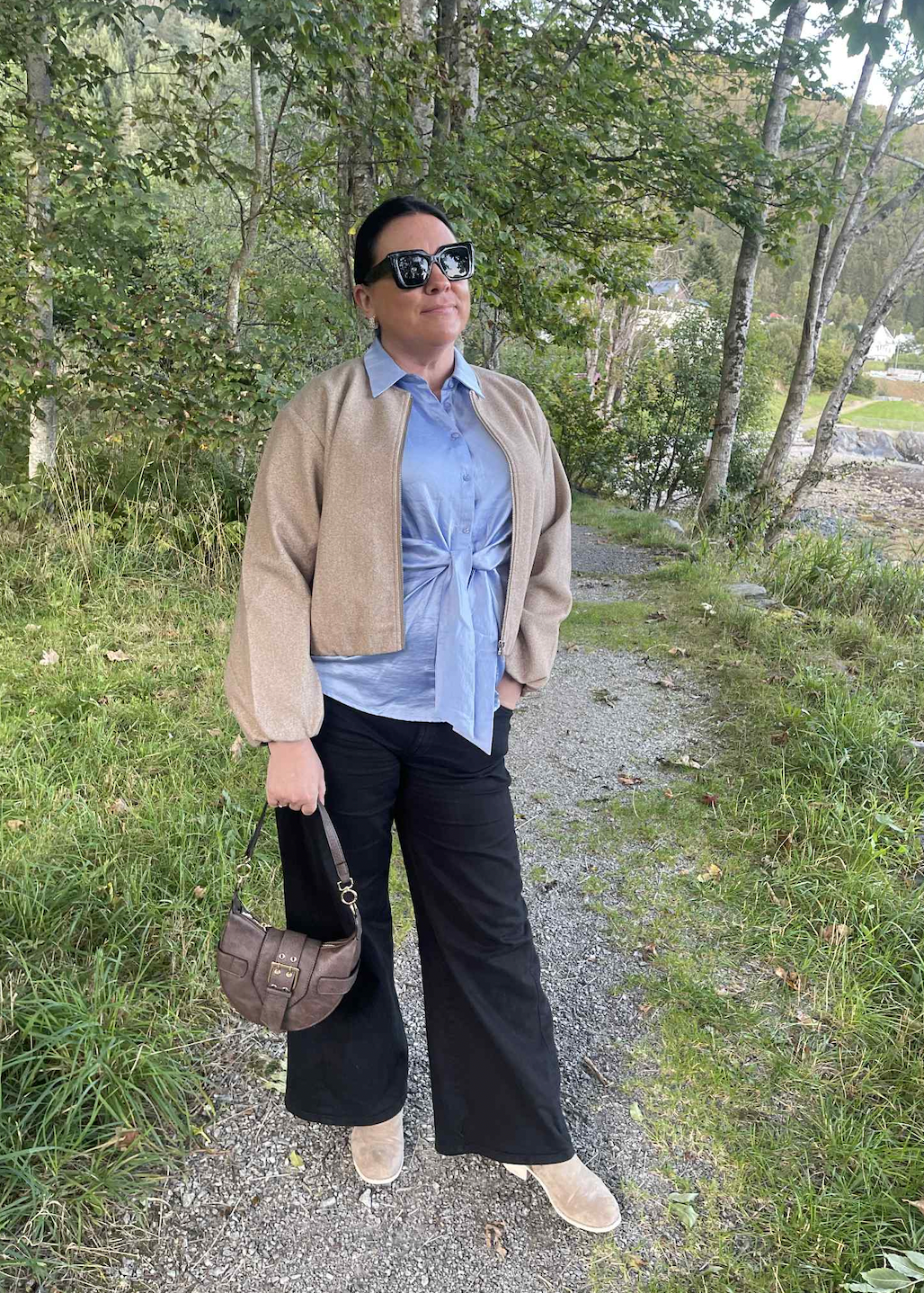 Svart bukse med rette ben