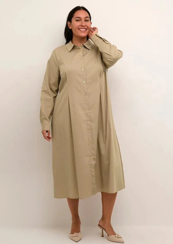 Superfin skjorte-kjole i beige