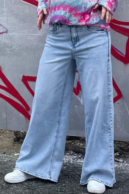 Lyse jeans med vide ben