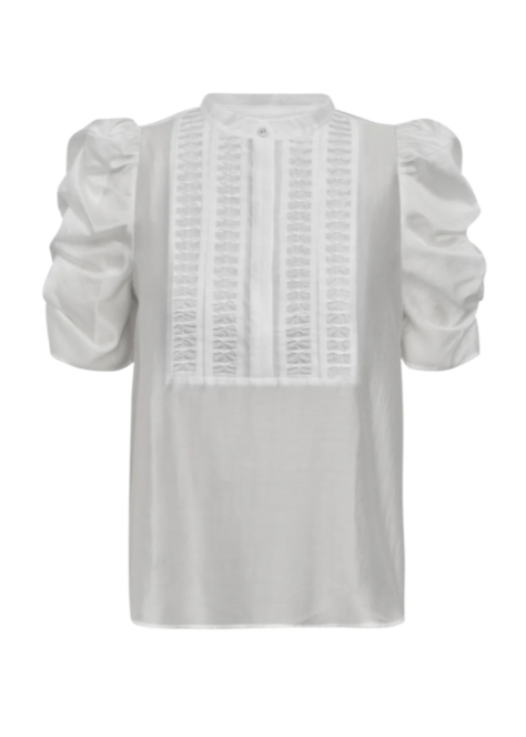 Hvit bluse med korte puffermer