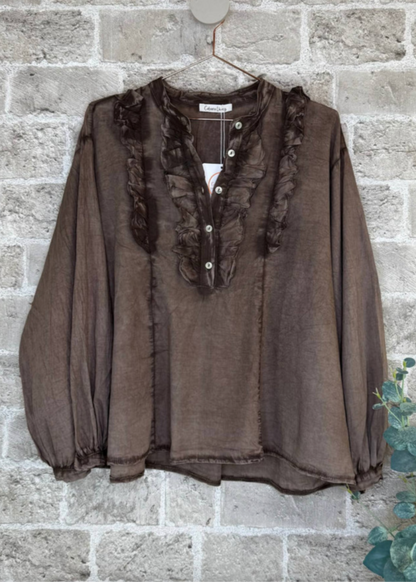 Brun bluse med v-hals og knapper