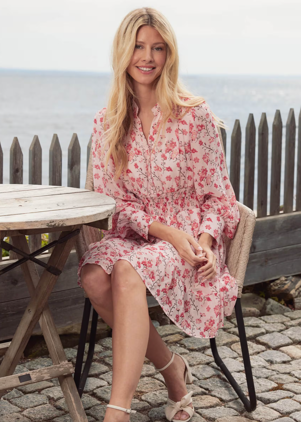 Kjole med rosa blomsterprint