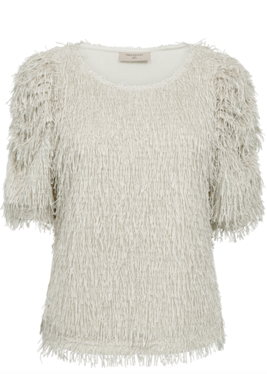 Hvit topp med frynsestoff